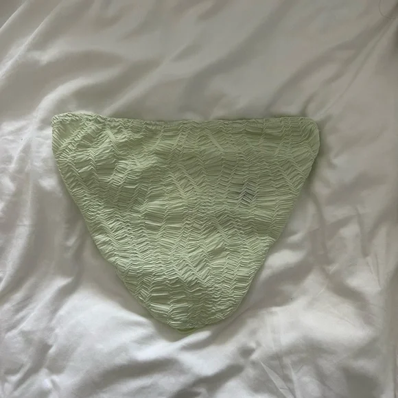 BUNDLE: Going out tops - Picture 4 of 7